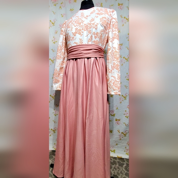 Pink Dress - Picture 2 of 4